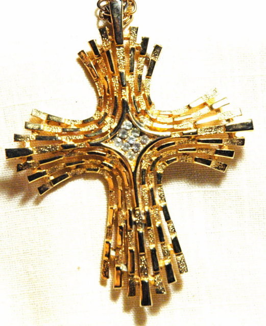Large Gold Tone Stylized Cross Crucifix Pendant with Cluster of White Rhinestones in Center