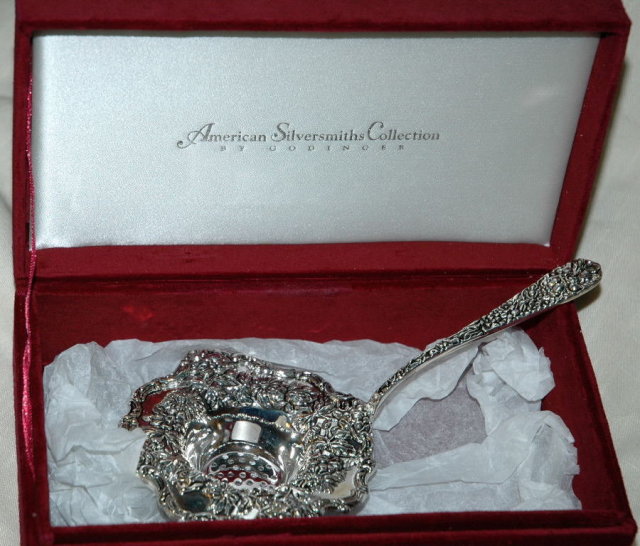 American Silversmith Collection Godinger Tea Stainer in Velvet Box