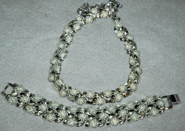 Coro Silver Bracelet & Necklace Set Teasel buds