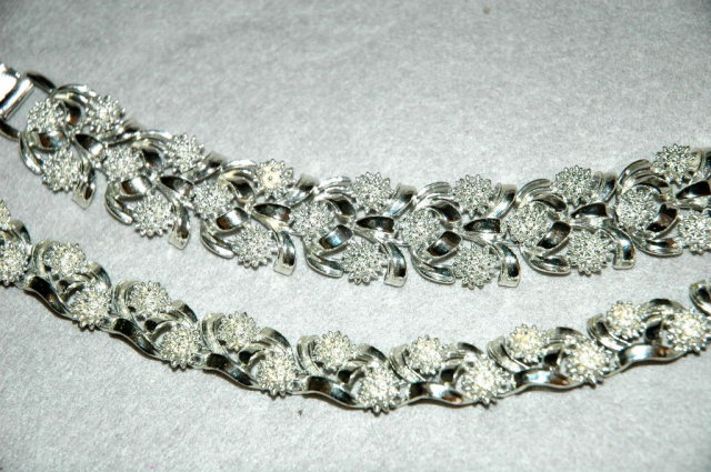 Coro Silver Bracelet & Necklace Set Teasel buds