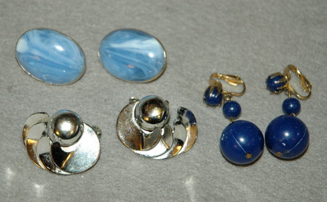 3 pairs of clip on earrings