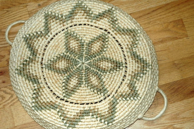 Large Woven Grass Basket Plater * PRICE REDUCED *