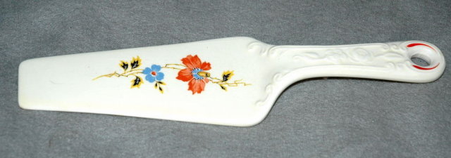Vintage Porcelain Pie Server