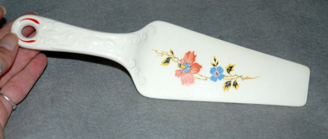 Vintage Porcelain Pie Server