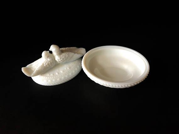 WESTMORELAND MILK GLASS KISSING DOVES TWO PIECE COVERED OVAL CANDY DISH BOWL