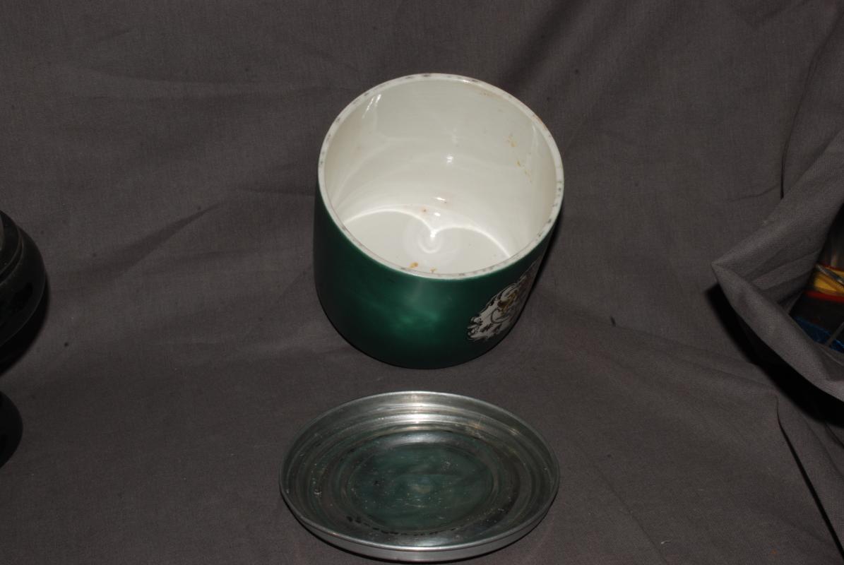 ANTIQUE 19C COAT OF ARMS IMPERIAL CUBE CUT CIGAR TOBACCO JAR Green PORCELAIN