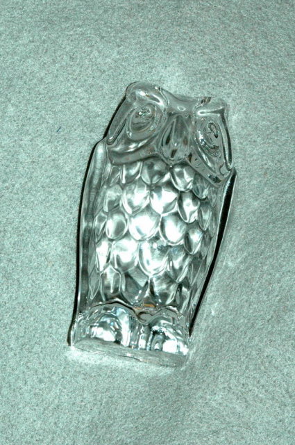 Signed Crystal Glass Owl. ART Vannes , France