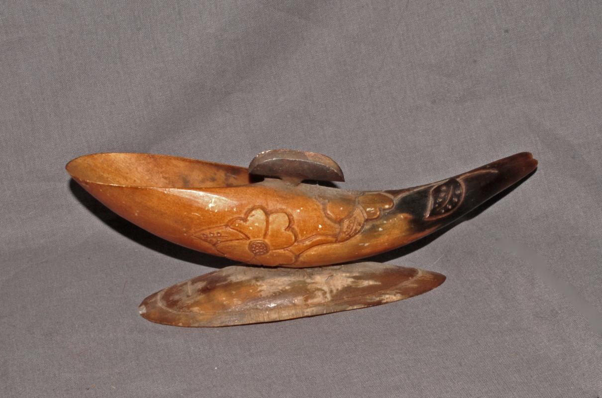 Vintage Hand Carved Bull Horn Ashtray for Cigars