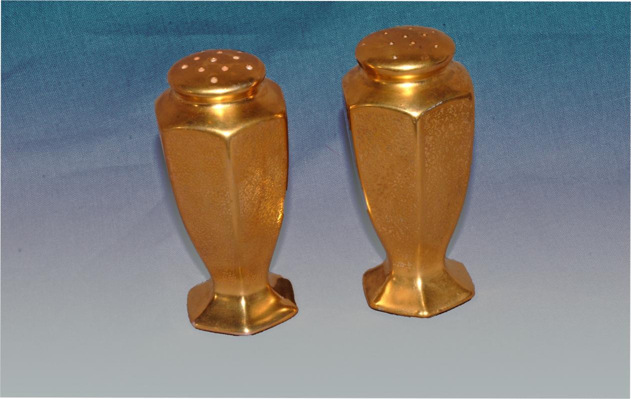 Pickard Gold Gilded Hexagonal Salt & Pepper Shakers Pebbled Pattern