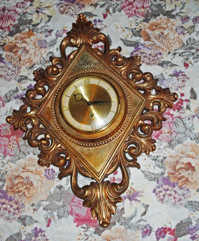 Syroco Wood 8 day Wall Clock, Vintage Retro Gold Diamond Shape with Key