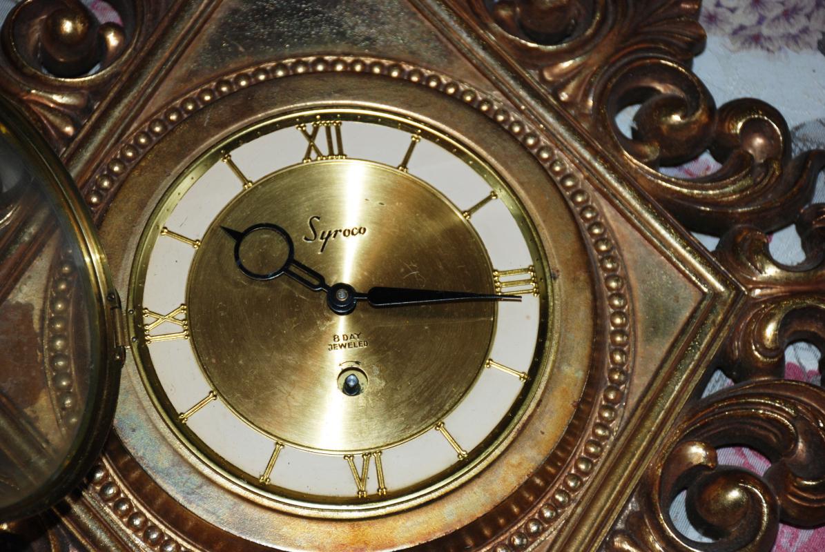 Syroco Wood 8 day Wall Clock, Vintage Retro Gold Diamond Shape with Key