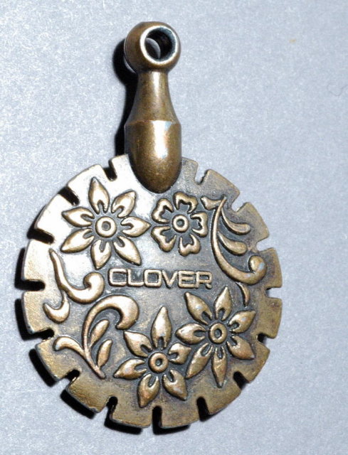 Clover Yarn Cutter Vintage Souvenir Item from Japan