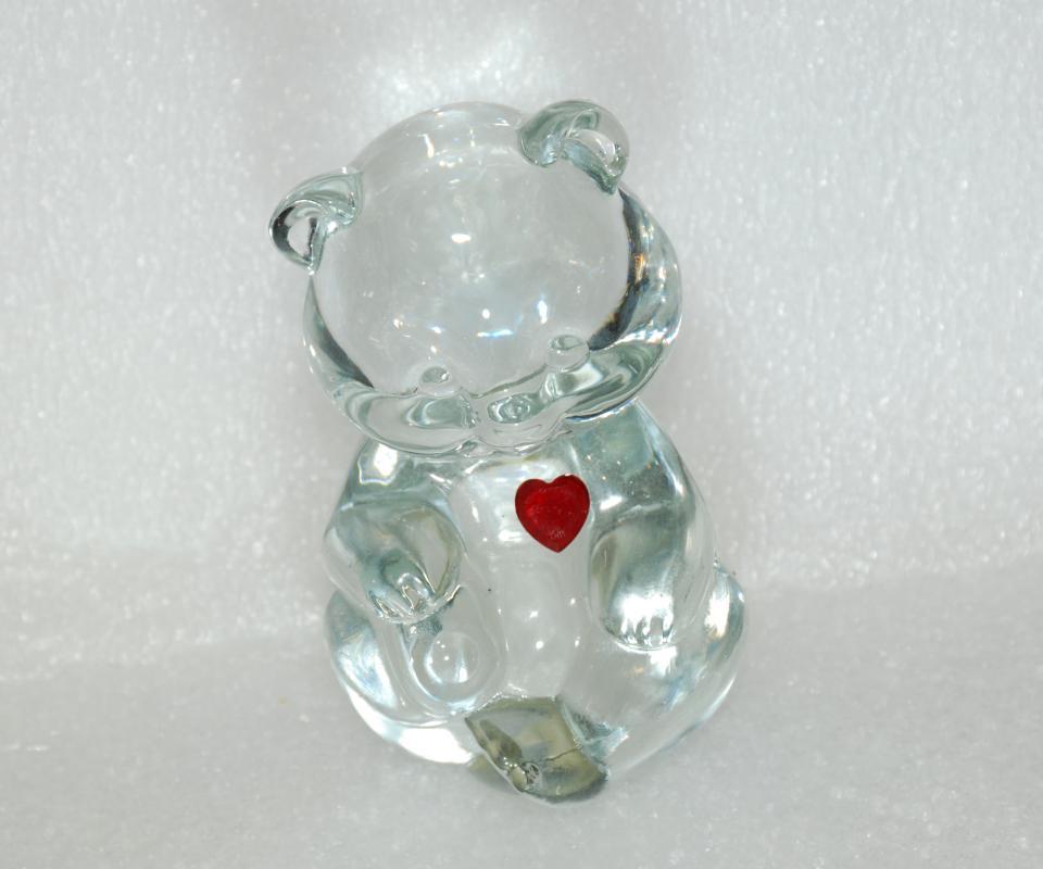 FENTON ART GLASS CRYSTAL BIRTHDAY BEAR JANUARY RED HEART GARNET