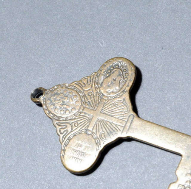 Key of Heaven Call a Priest I am Catholic