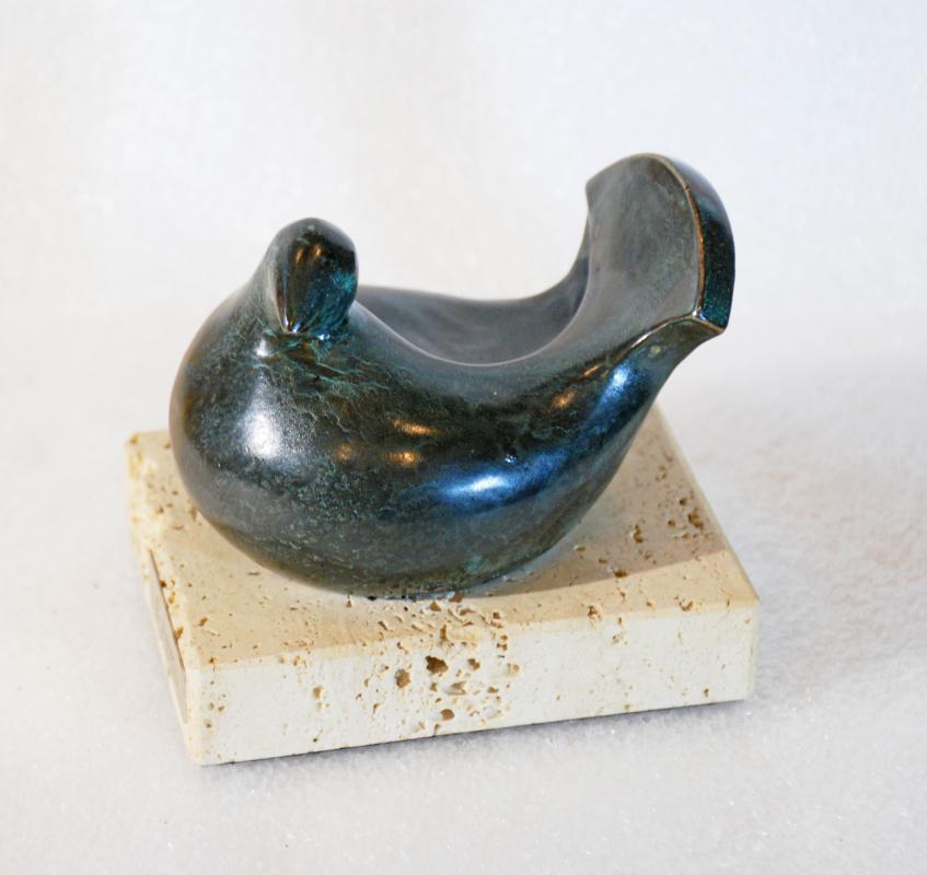 Modern bronze of Dove sculpture by A. Paiz, Paor Spain