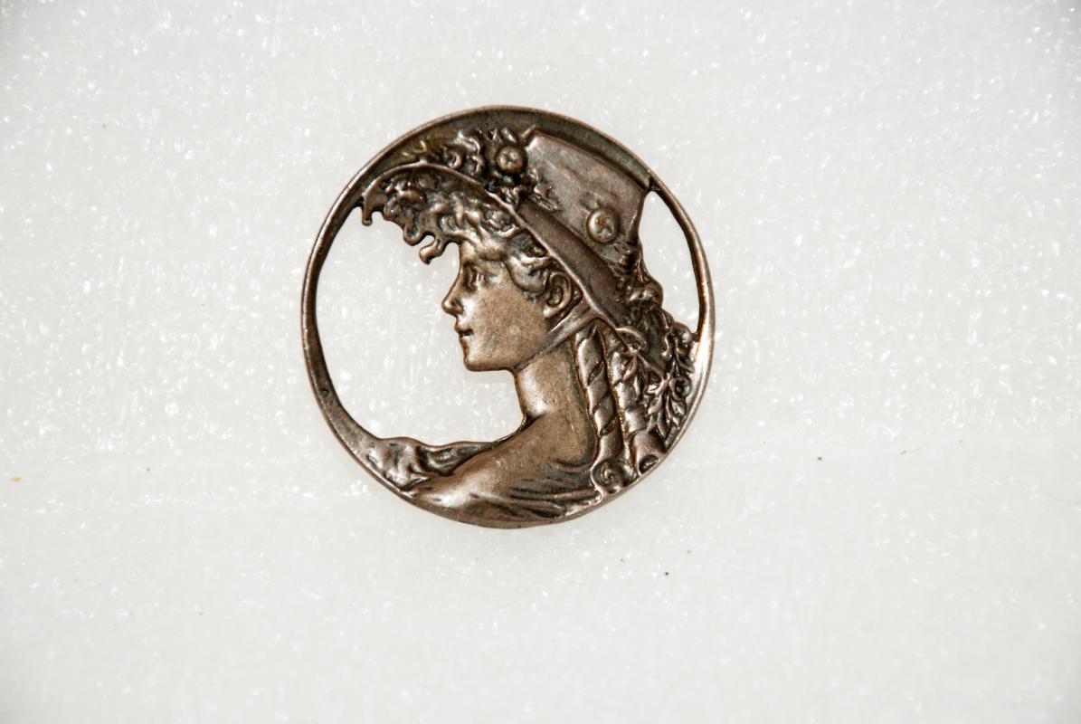 Art Nouveau Cast Sterling Silver Woman in Hat Round Brooch Pin