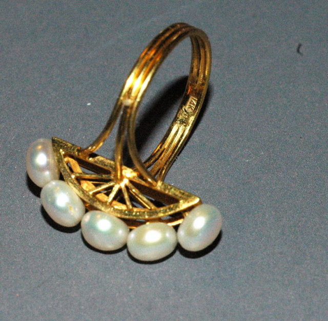 14K Gold MOD High Crest Freshwater Pearl Ring size 7 * REDUCED PRICE !**