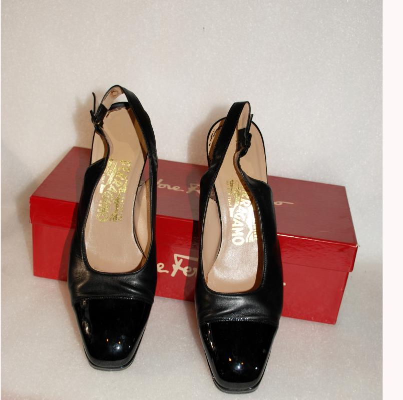 Vintage Salvatore Ferragamo Patent Leather Sling Back Pumps Galizia Florence Italy size 8B