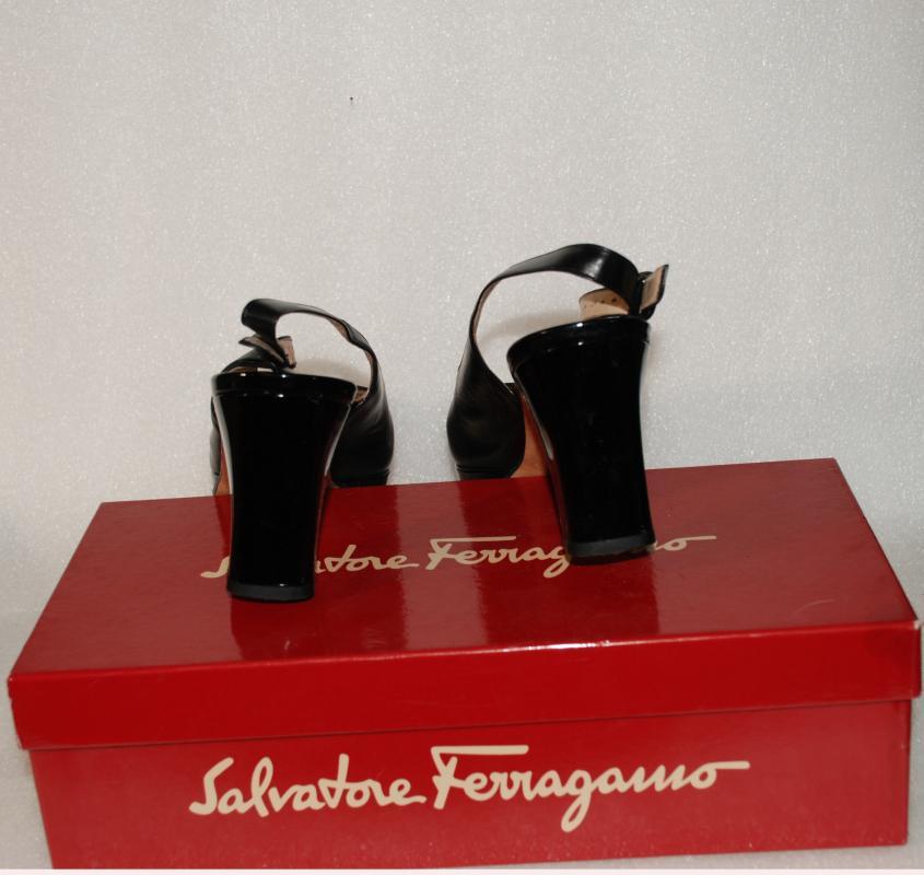 Vintage Salvatore Ferragamo Patent Leather Sling Back Pumps Galizia Florence Italy size 8B