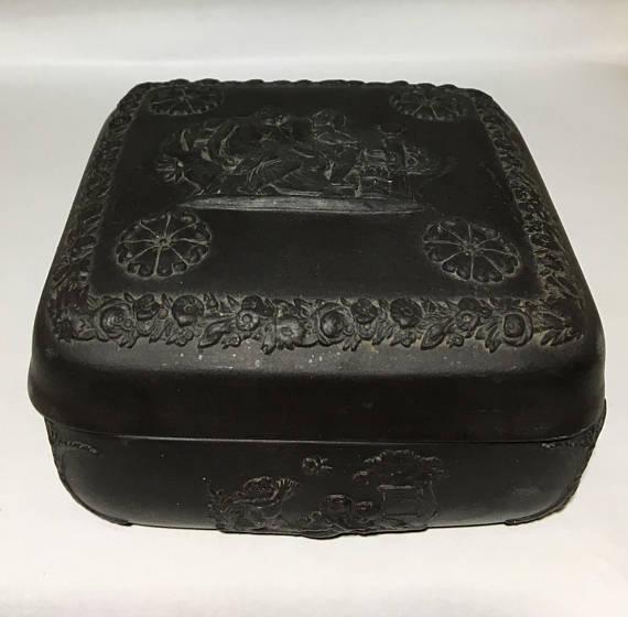RARE WEDGWOOD BLACK BASALT JASPERWARE SQUARE LIDDED BOX