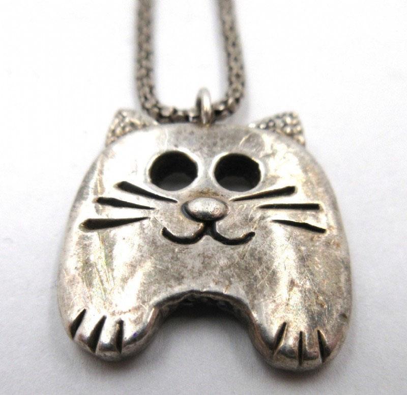 Sterling Cat Head Pendant Necklace Adorable 6.7g