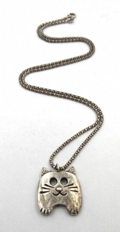 Sterling Cat Head Pendant Necklace Adorable 6.7g