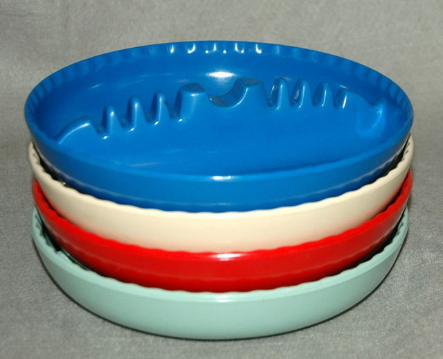 4 Retro Plastic Stacking Multi Color Ashtrays