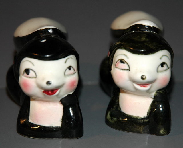 Cute Skunks Salt and Pepper Shakers Vintage