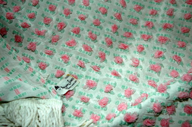 VINTAGE WHITE WITH PINK ROSES CHENILLE BEDSPREAD