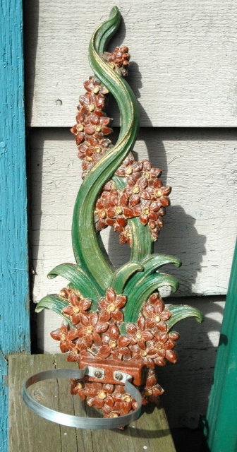 Syroco Wood Wall Plaque Plant Holder.