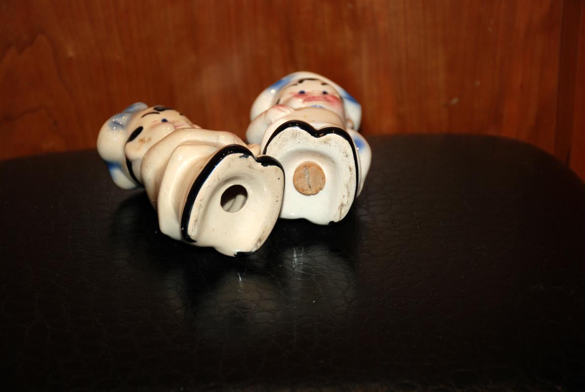 Tappan Little Chef Tappy Salt Pepper Shakers with black feet