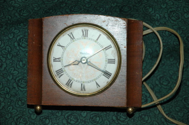 Vintage Electric Westclox desk or mantle clock - fixer or parts