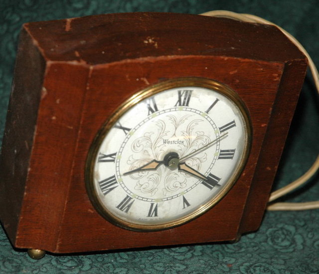 Vintage Electric Westclox desk or mantle clock - fixer or parts