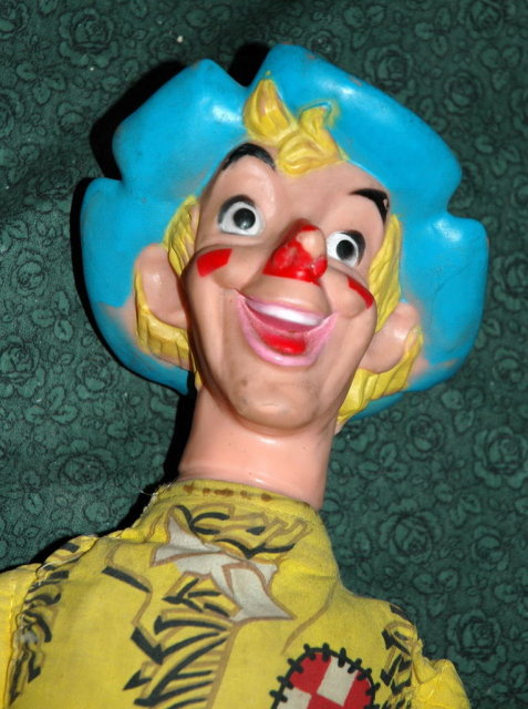 Vintage Wizard of Oz Scarecrow Doll 22