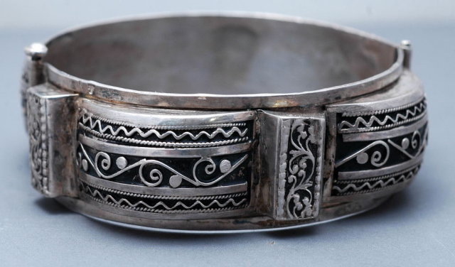 Ornate Egyptian Silver Hinged Bangle Bracelet