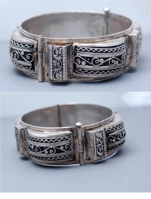 Ornate Egyptian Silver Hinged Bangle Bracelet