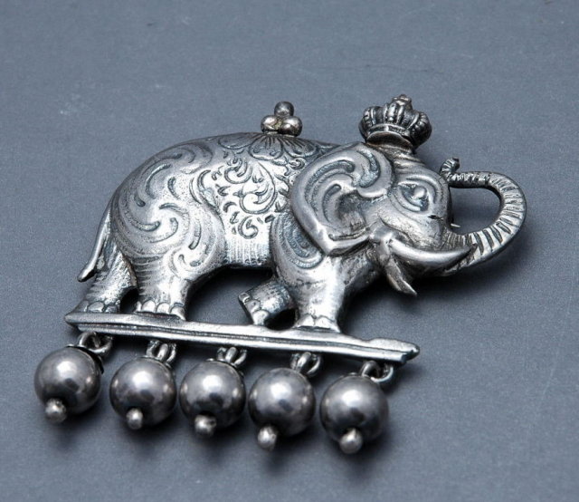 BIG Sterling Silver Elephant Dangle Pin 28gm