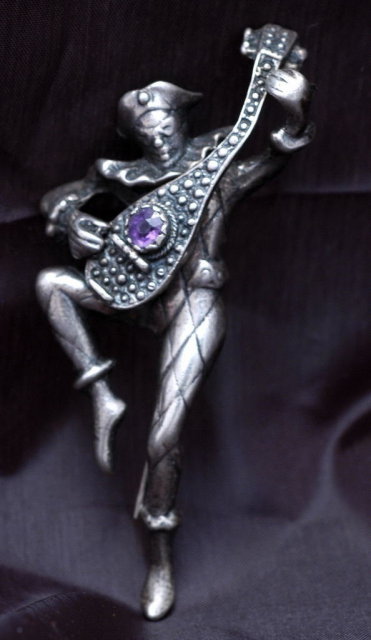 Sterling Amethyst Harliquin Mandolin PIN 30 gms