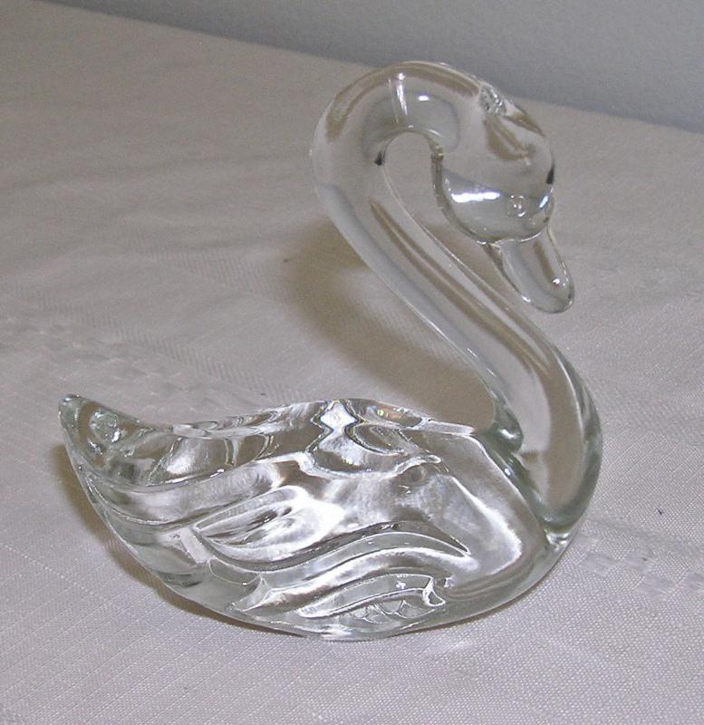 Vintage FENTON CLEAR GLASS SWAN FIGURINE