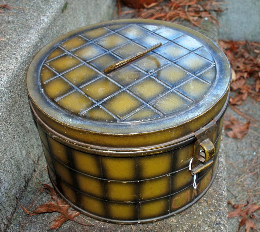 Antique Cakes Tin, Safe Telette Made in England, Olive Green Plaid Squares