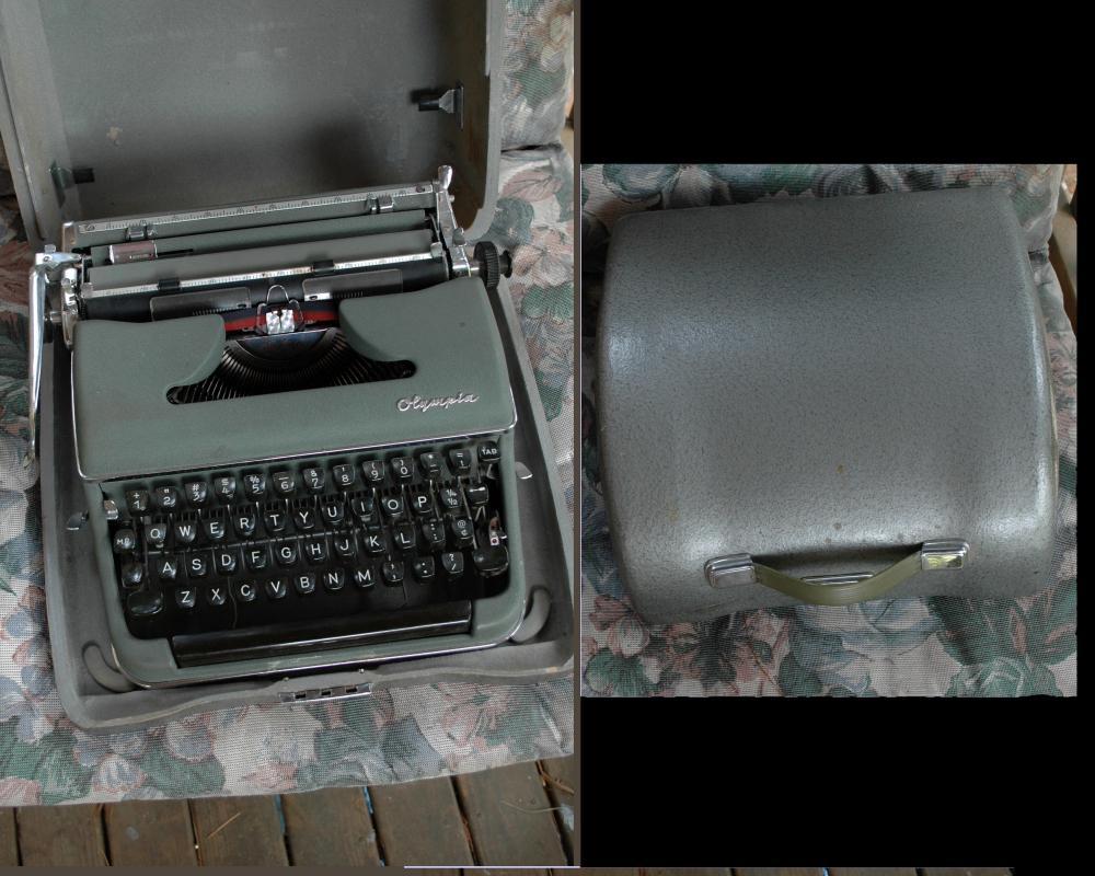 Olympia Typewriter DeLuxe SM3 Green In Silver Retro Industrial Era Case