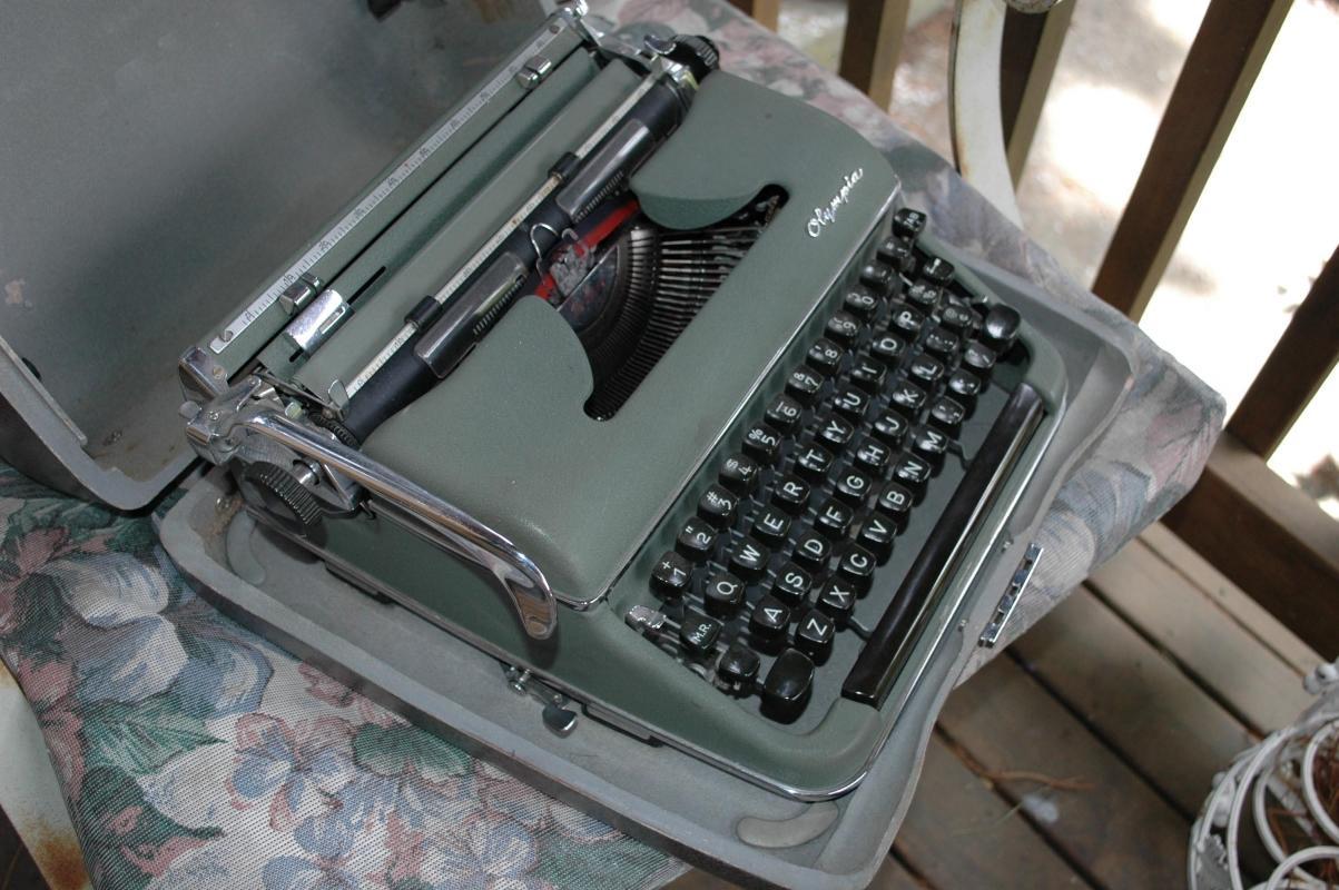 Olympia Typewriter DeLuxe SM3 Green In Silver Retro Industrial Era Case