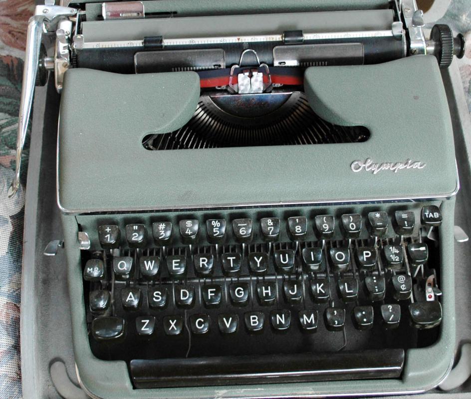 Olympia Typewriter DeLuxe SM3 Green In Silver Retro Industrial Era Case