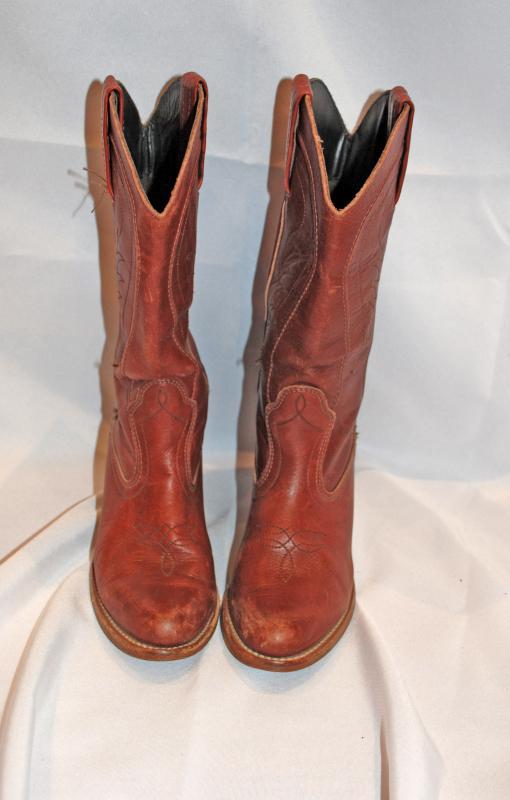 Cowgirl Western Leather Boots Vintage Dexter Size 8 med Oxblood Cognac Color ( woman's)