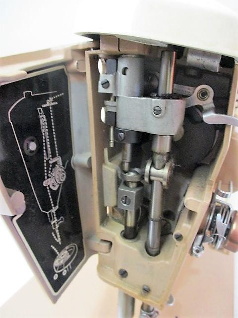 Vintage Singer Sewing Machine Slant 401A Zig Zag and other decorative Stitches.
