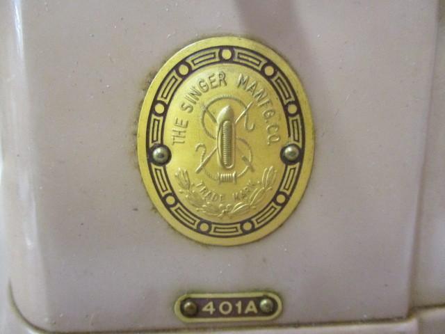 Vintage Singer Sewing Machine Slant 401A Zig Zag and other decorative Stitches.