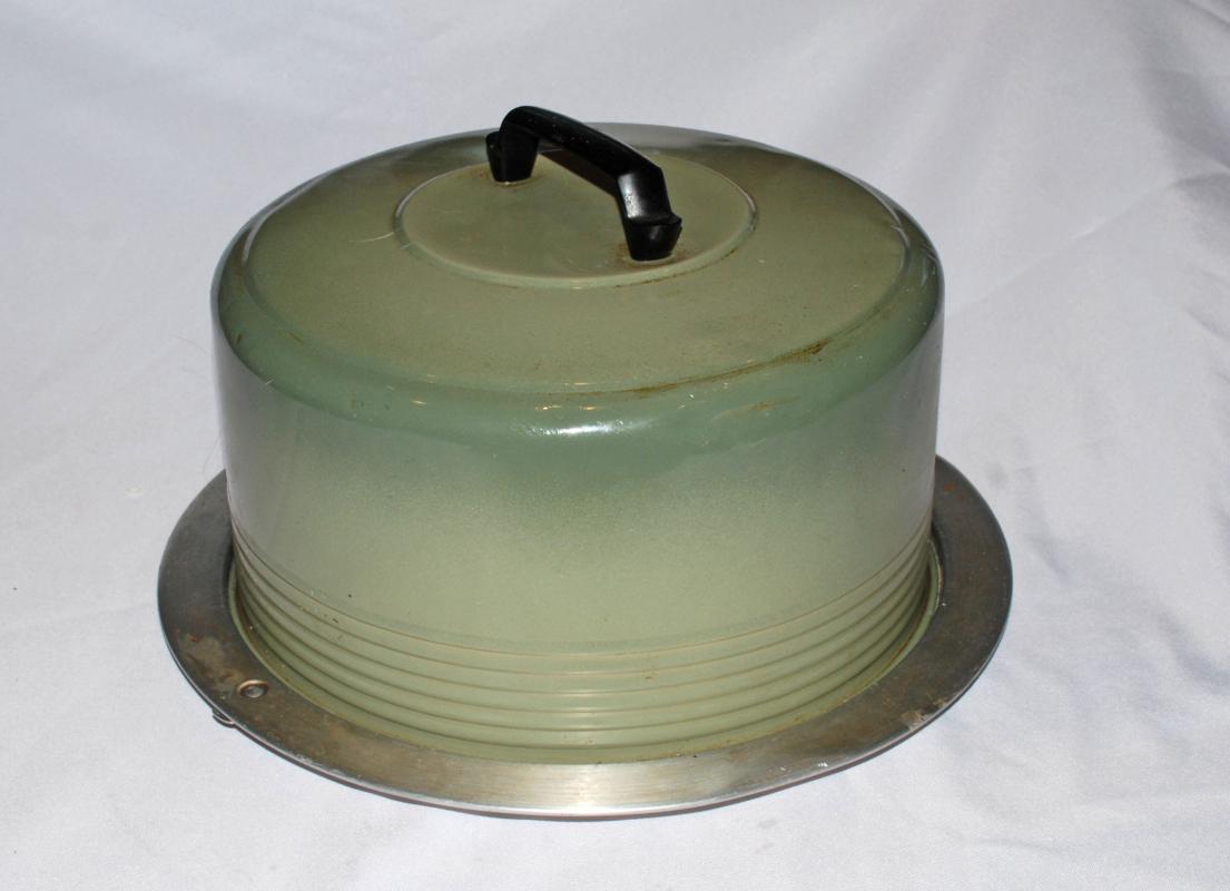 Vintage Cake Carrier Avocado Green by Regal Ware Aluminum