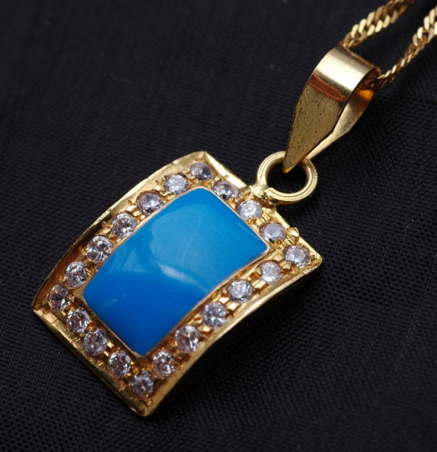18K Gold Diamond Enamel Pendant Necklace