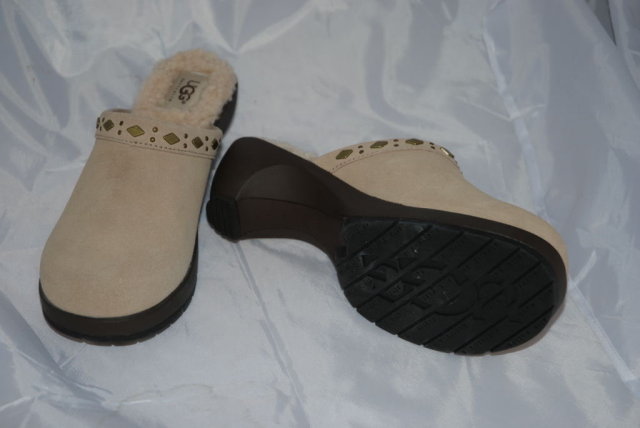 Ugg Clogs 7.5 New Condition Shearling Lined Brass Details