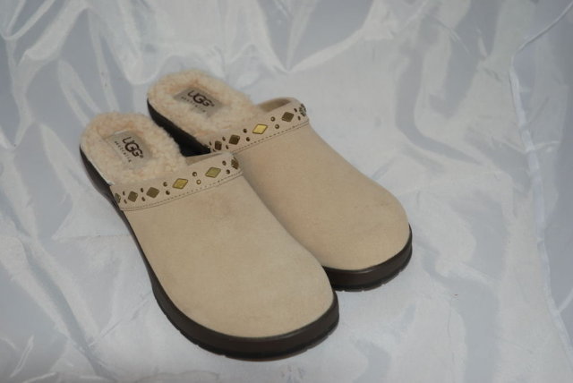 Ugg Clogs 7.5 New Condition Shearling Lined Brass Details